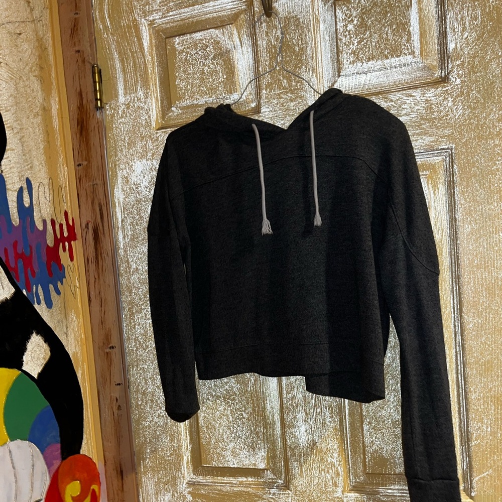 long sleeve crop top